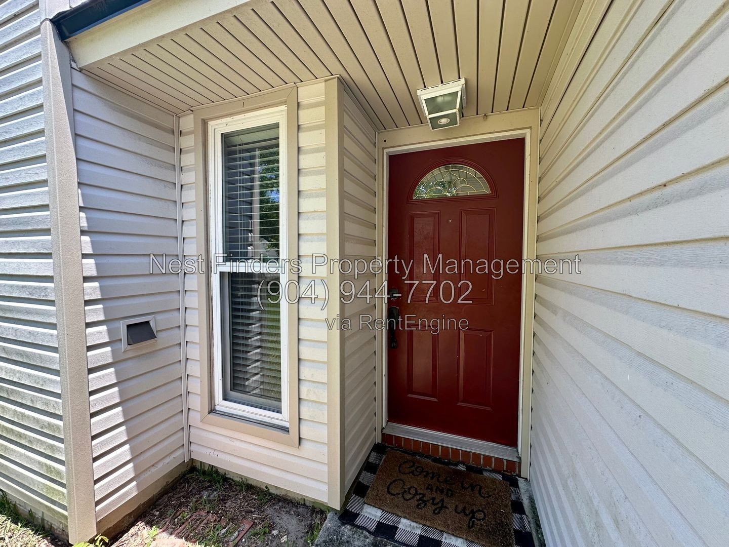 Charming, 3 bedroom / 2 bathroom home located on Spring fed lake with a dock! property image