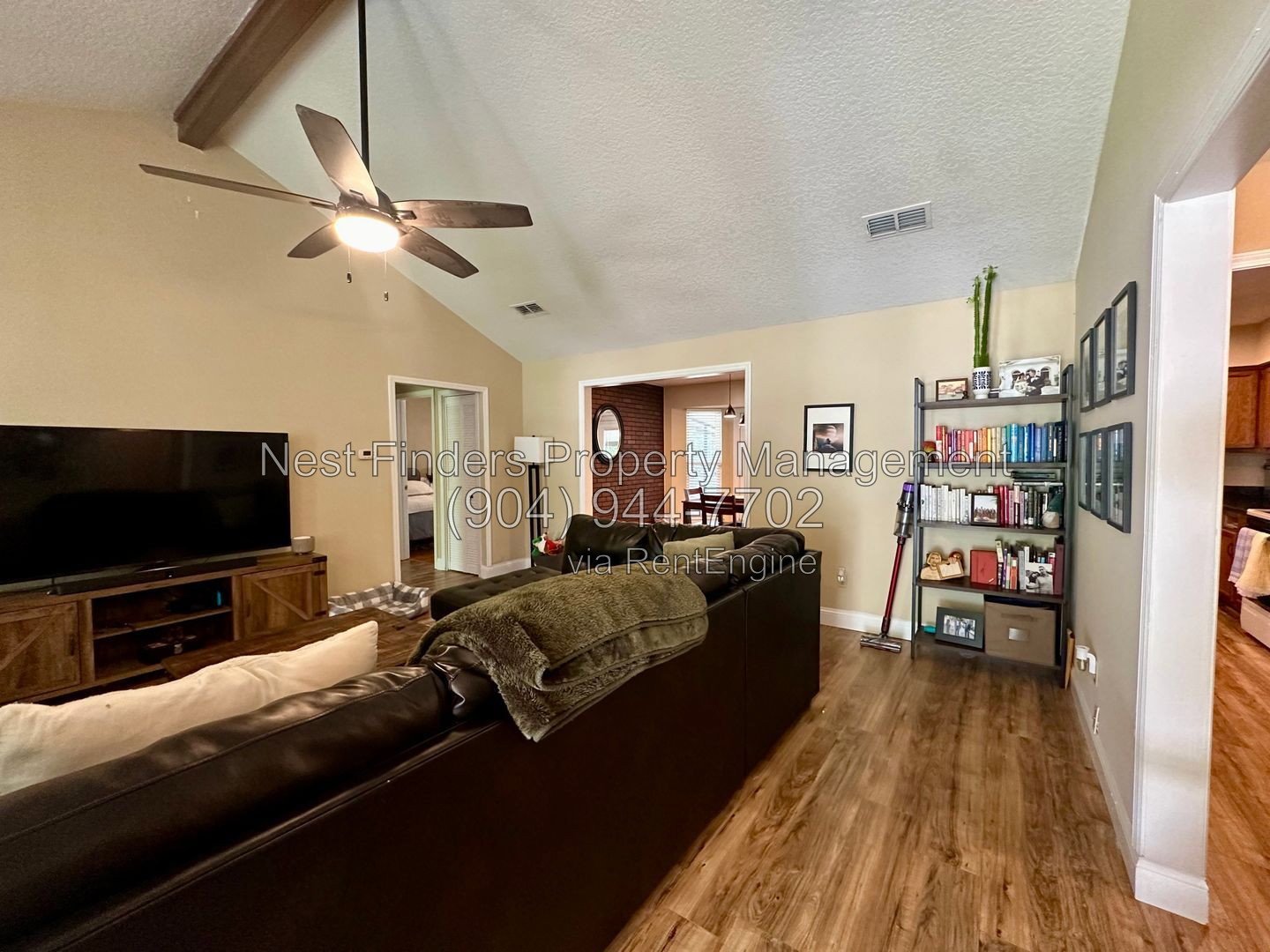 Charming, 3 bedroom / 2 bathroom home located on Spring fed lake with a dock! property image