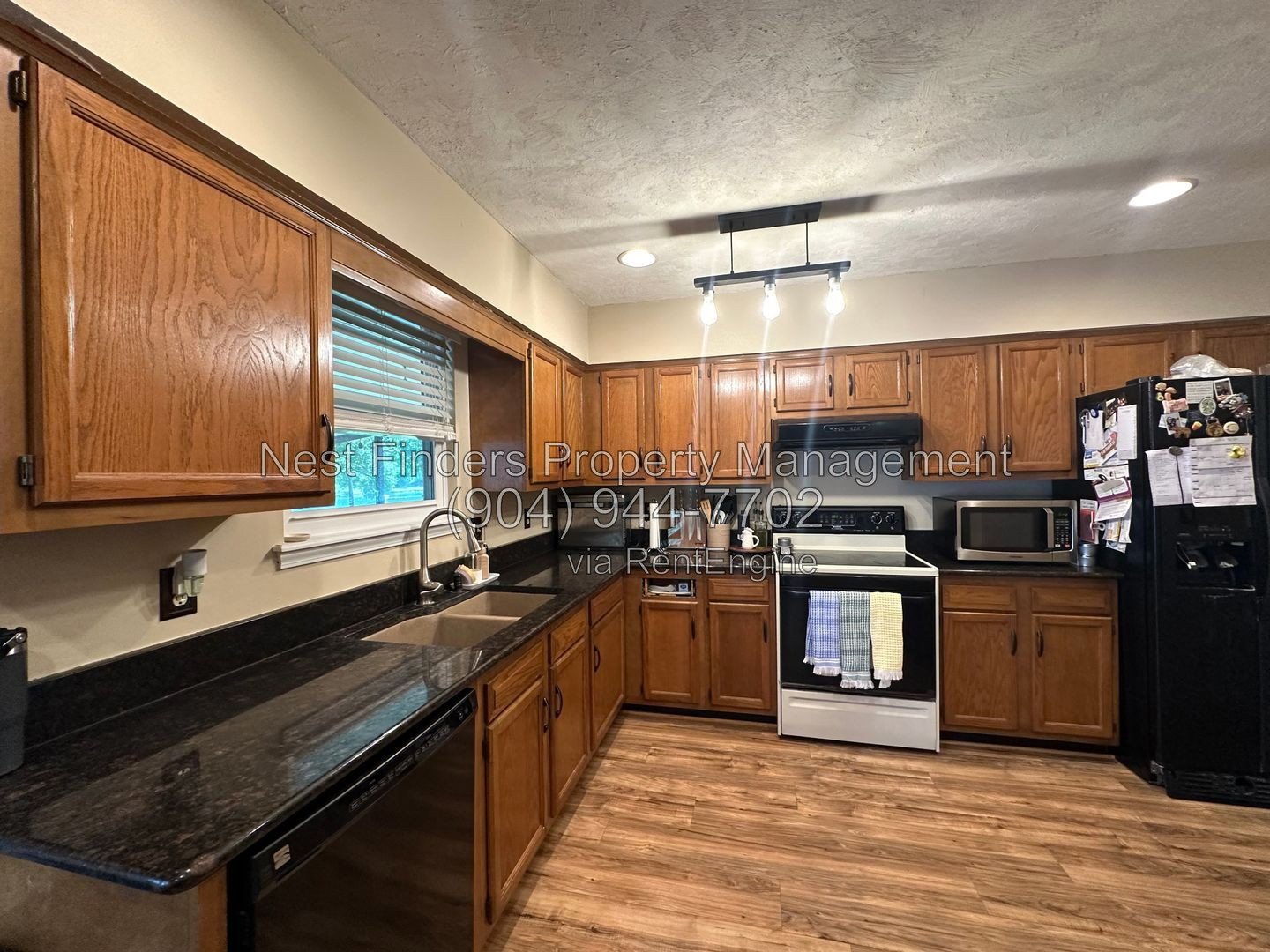 Charming, 3 bedroom / 2 bathroom home located on Spring fed lake with a dock! property image