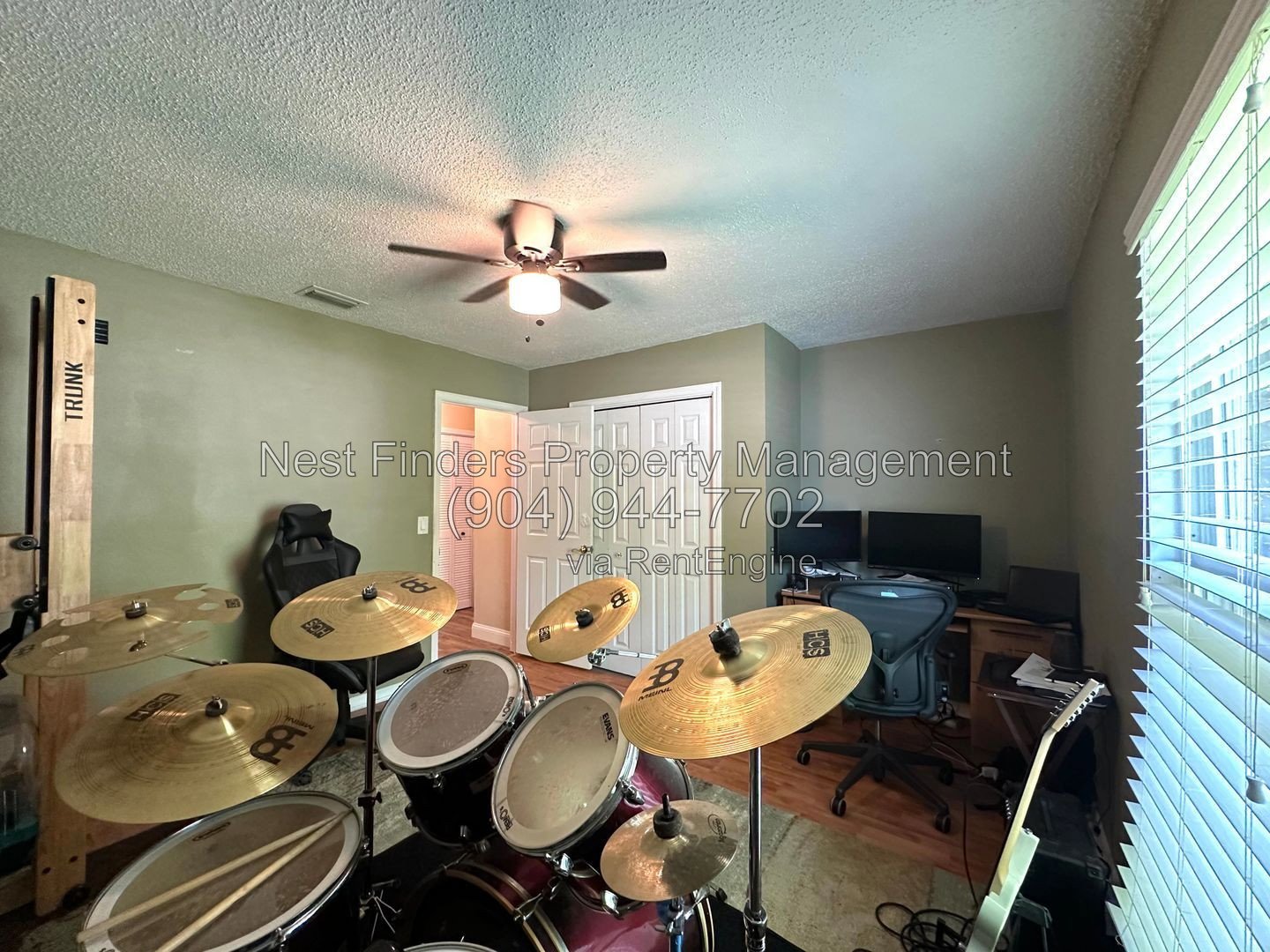 Charming, 3 bedroom / 2 bathroom home located on Spring fed lake with a dock! property image