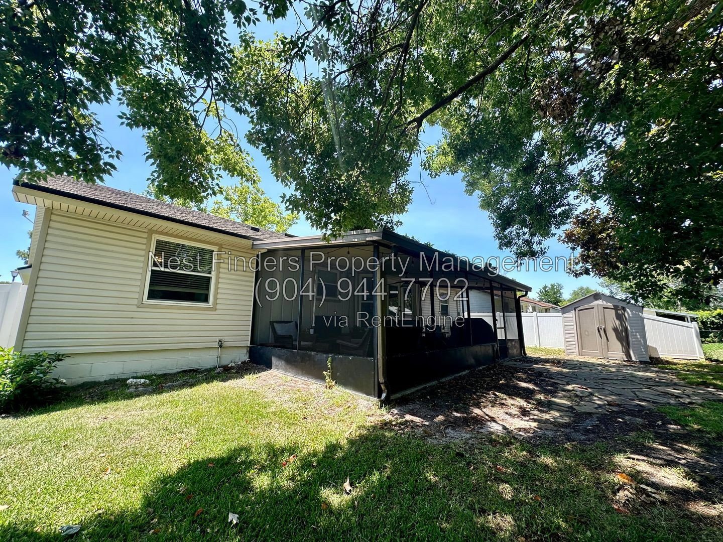 Charming, 3 bedroom / 2 bathroom home located on Spring fed lake with a dock! property image