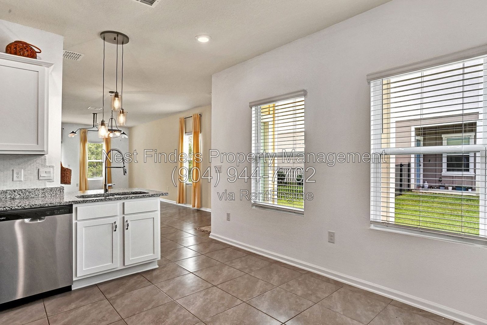 Beautiful 3-Bedroom Townhome for Rent in Waterford Lakes at Silverleaf! property image