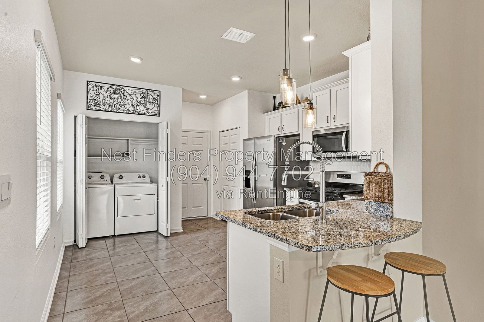 Beautiful 3-Bedroom Townhome for Rent in Waterford Lakes at Silverleaf! property image
