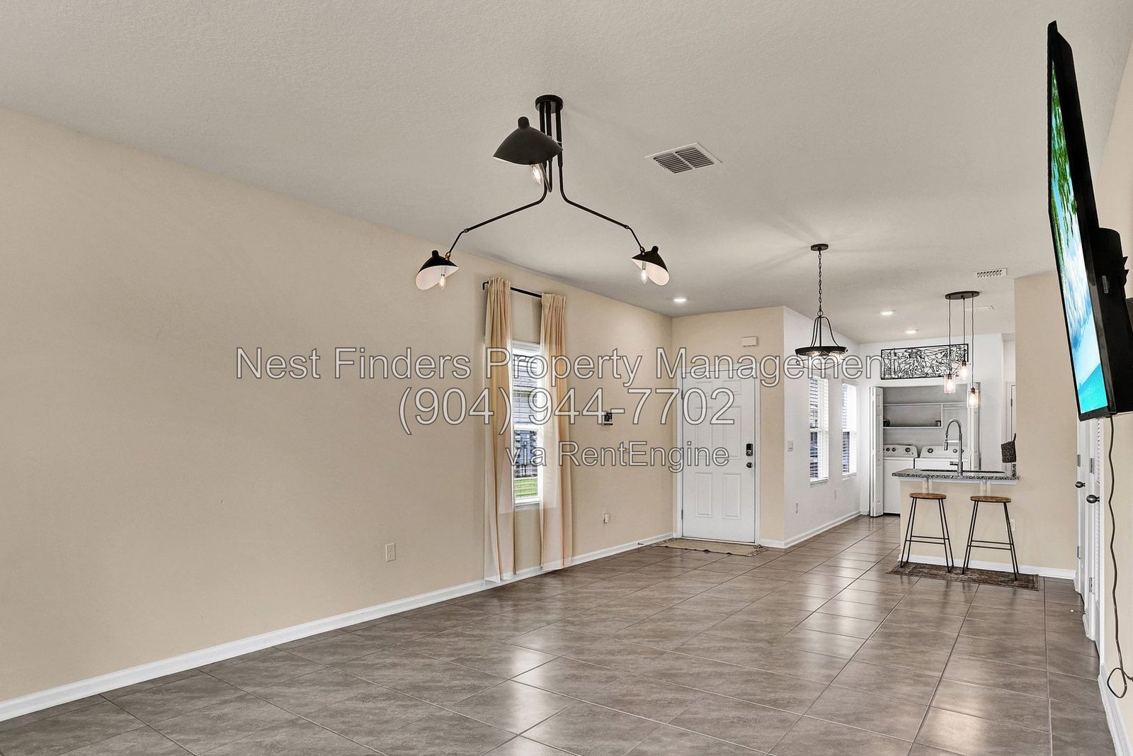 Beautiful 3-Bedroom Townhome for Rent in Waterford Lakes at Silverleaf! property image