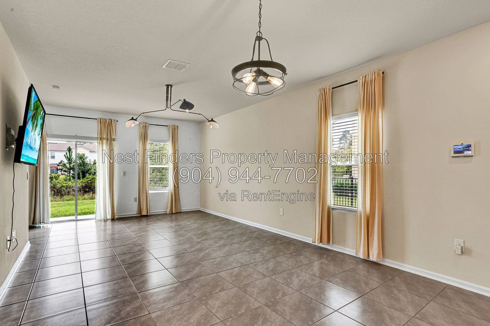 Beautiful 3-Bedroom Townhome for Rent in Waterford Lakes at Silverleaf! property image