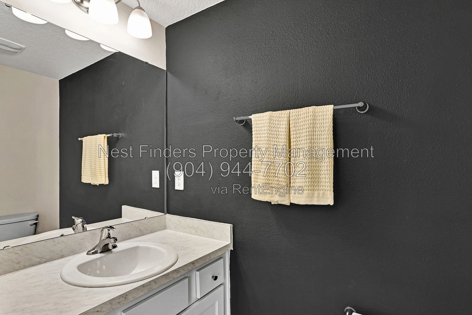 Beautiful 3-Bedroom Townhome for Rent in Waterford Lakes at Silverleaf! property image