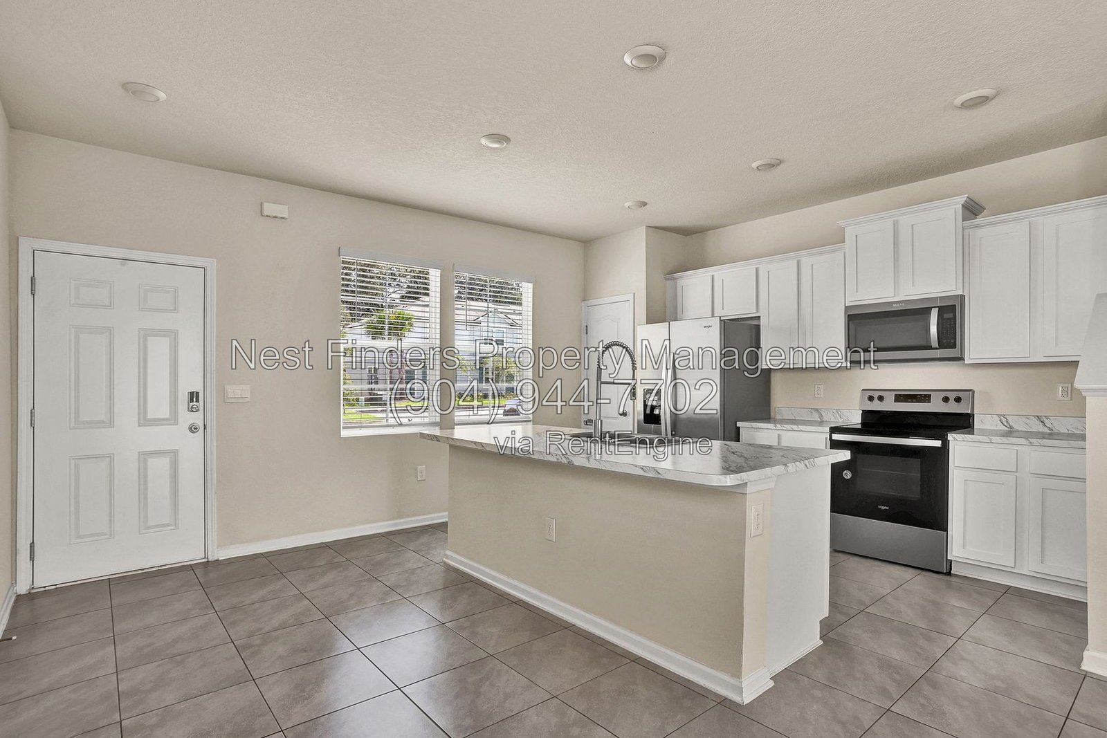 Nice townhome for rent in Rivergate! property image