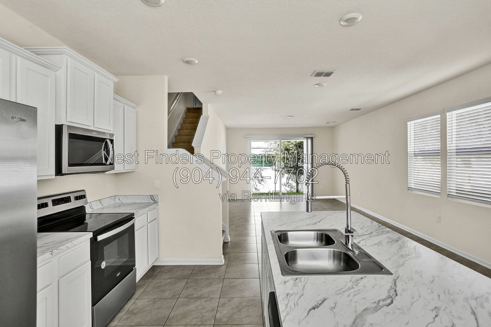 Nice townhome for rent in Rivergate! property image