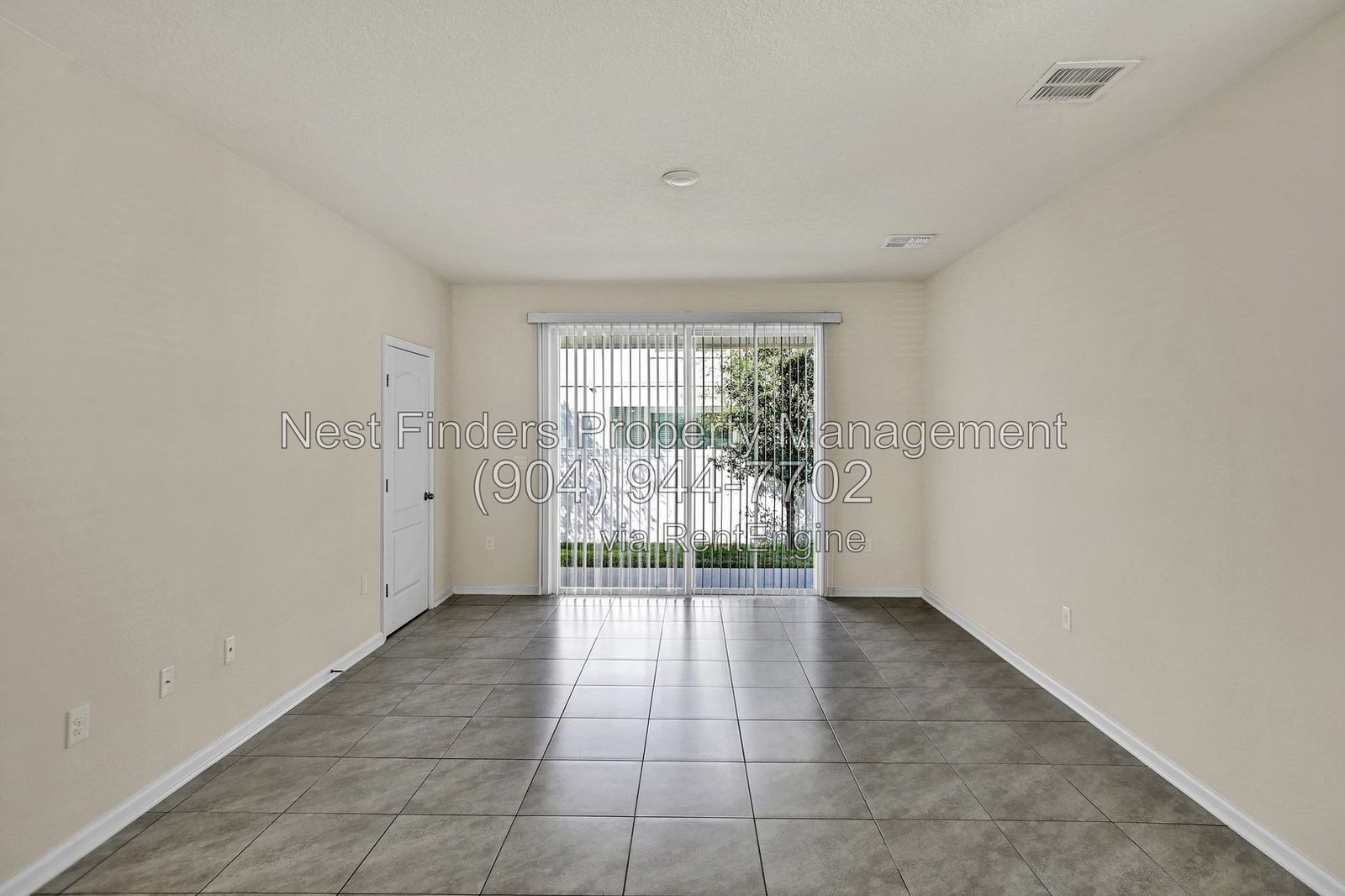 Nice townhome for rent in Rivergate! property image