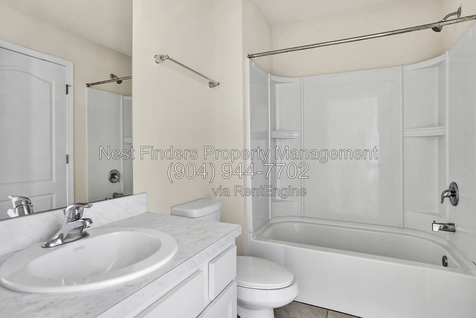 Nice townhome for rent in Rivergate! property image